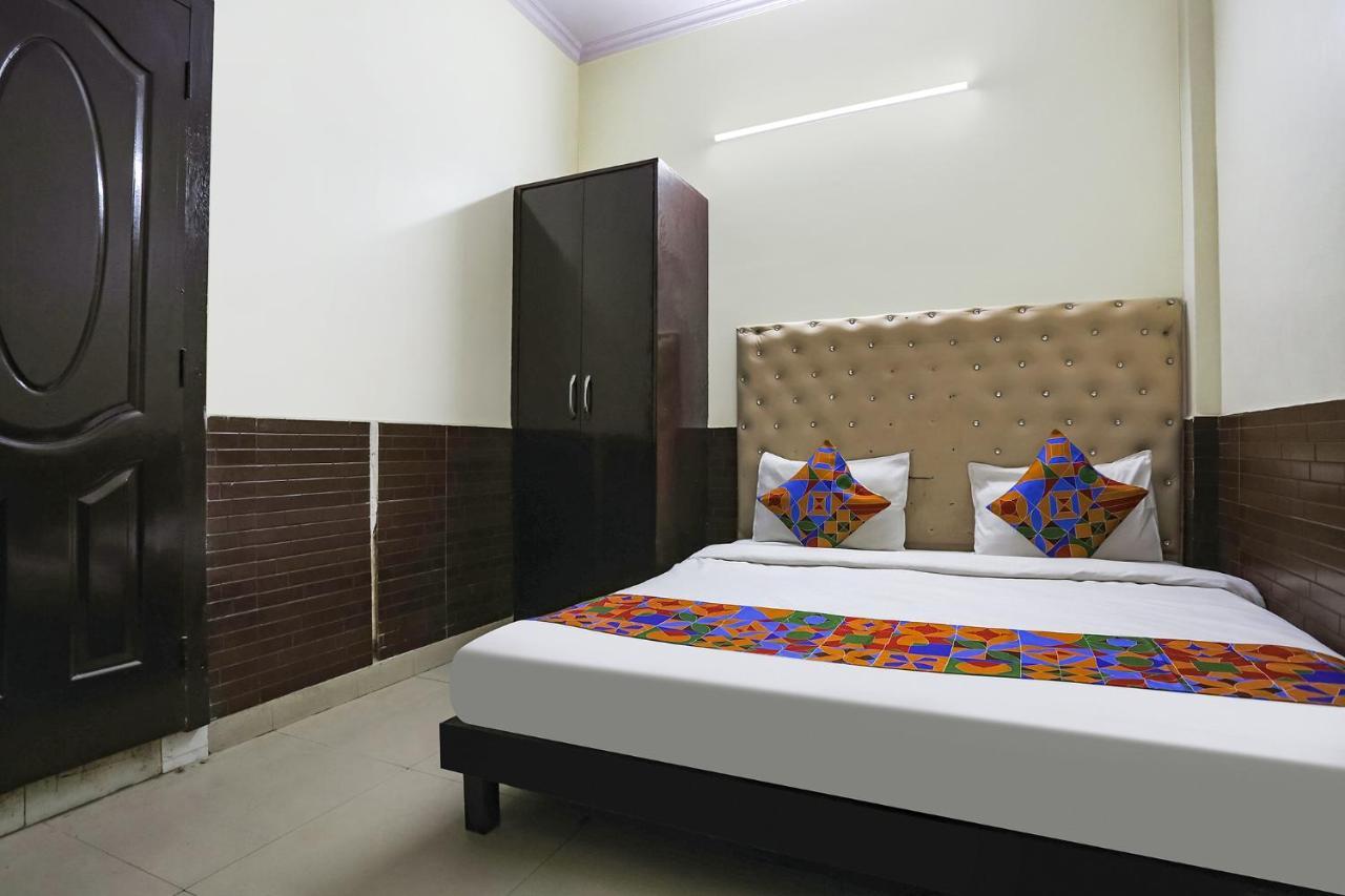Fabhotel The Lazeez 3*